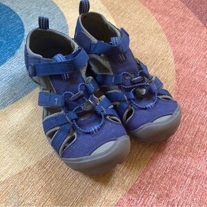 Size 3 kids Keens